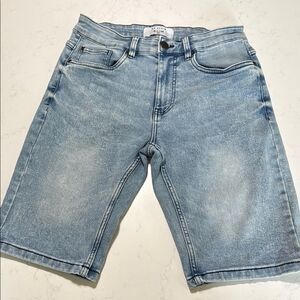 UH Jeans Blue Jean Shorts Classic Denim Style.  Size 30 waist.